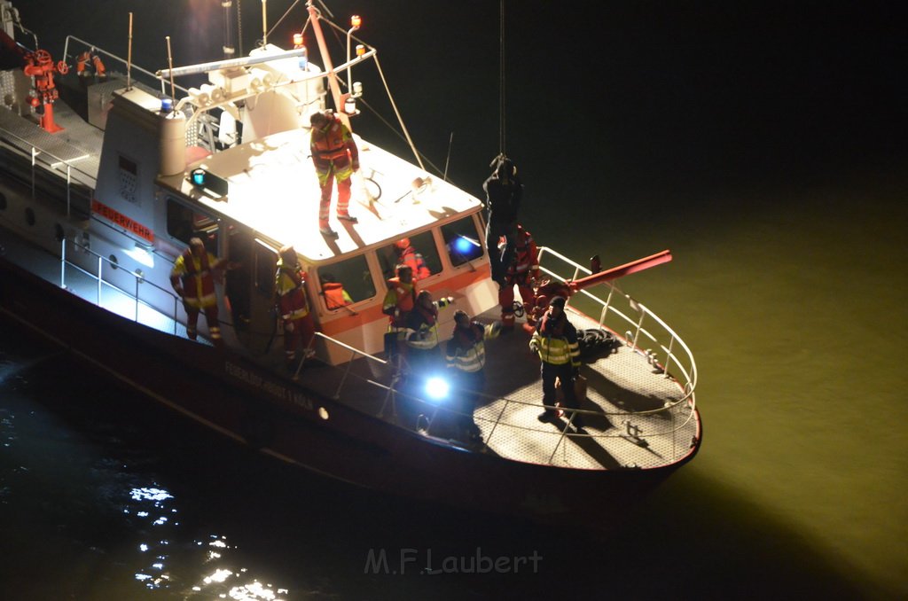 Einsatz BF Hoehenretter Koelner Seilbahn Hoehe Zoobruecke P2451.JPG